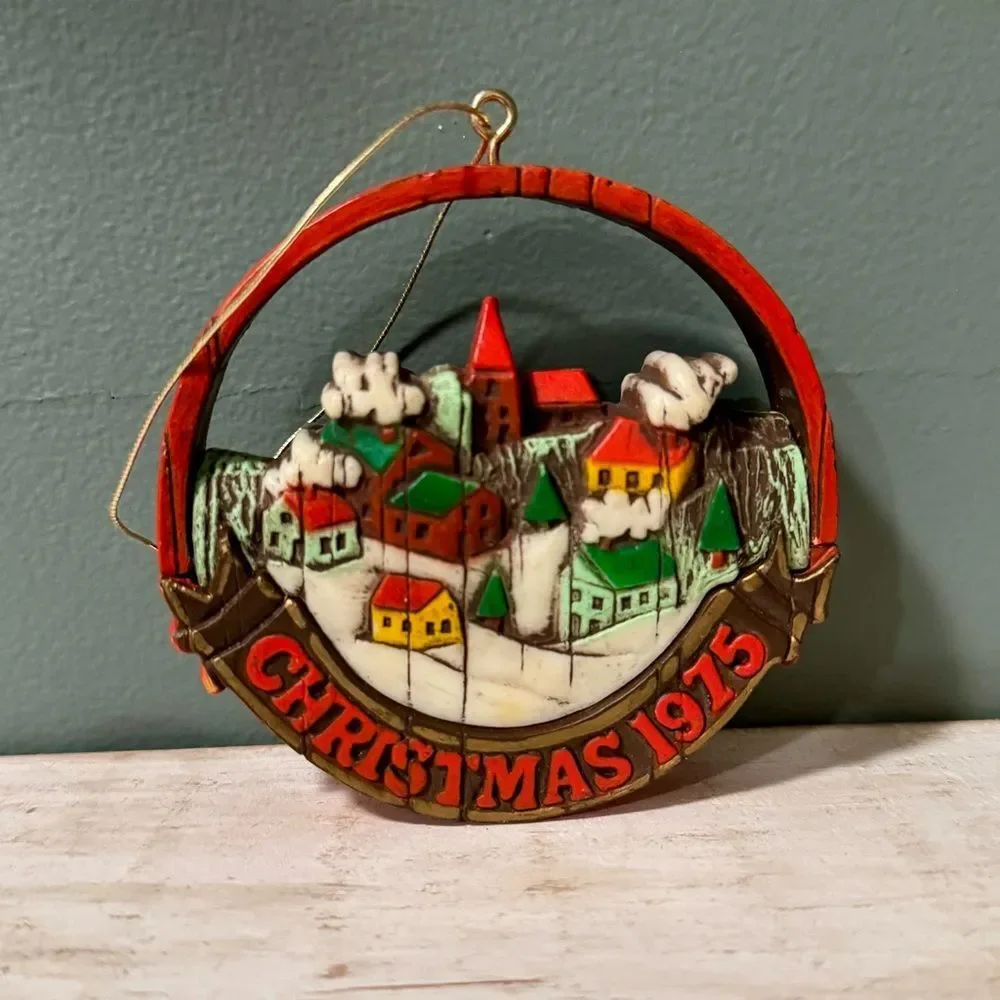 1975 Hallmark Peace On Earth Vintage Christmas Tree Trimmer Keepsake Ornament